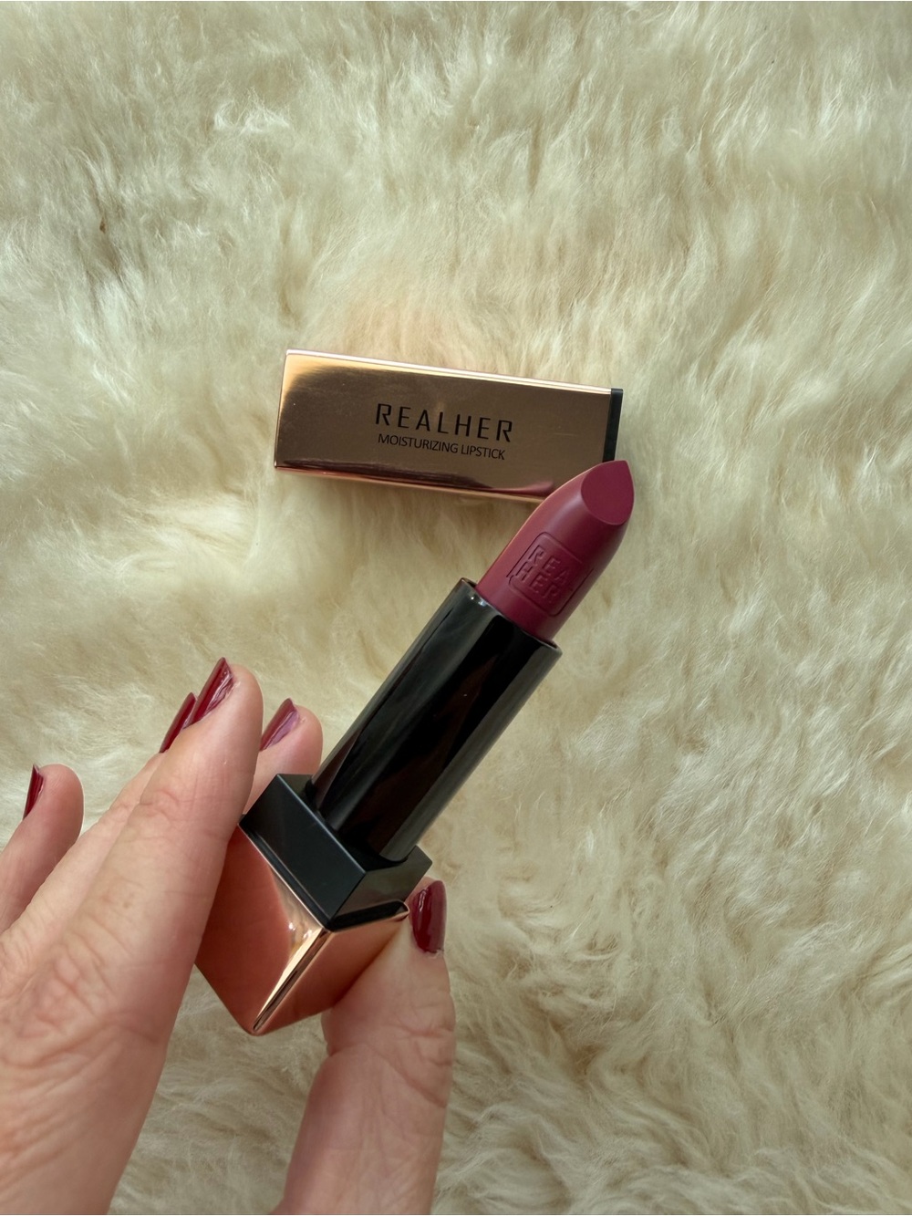 REALHER Moisturizing Lipstick — Plum